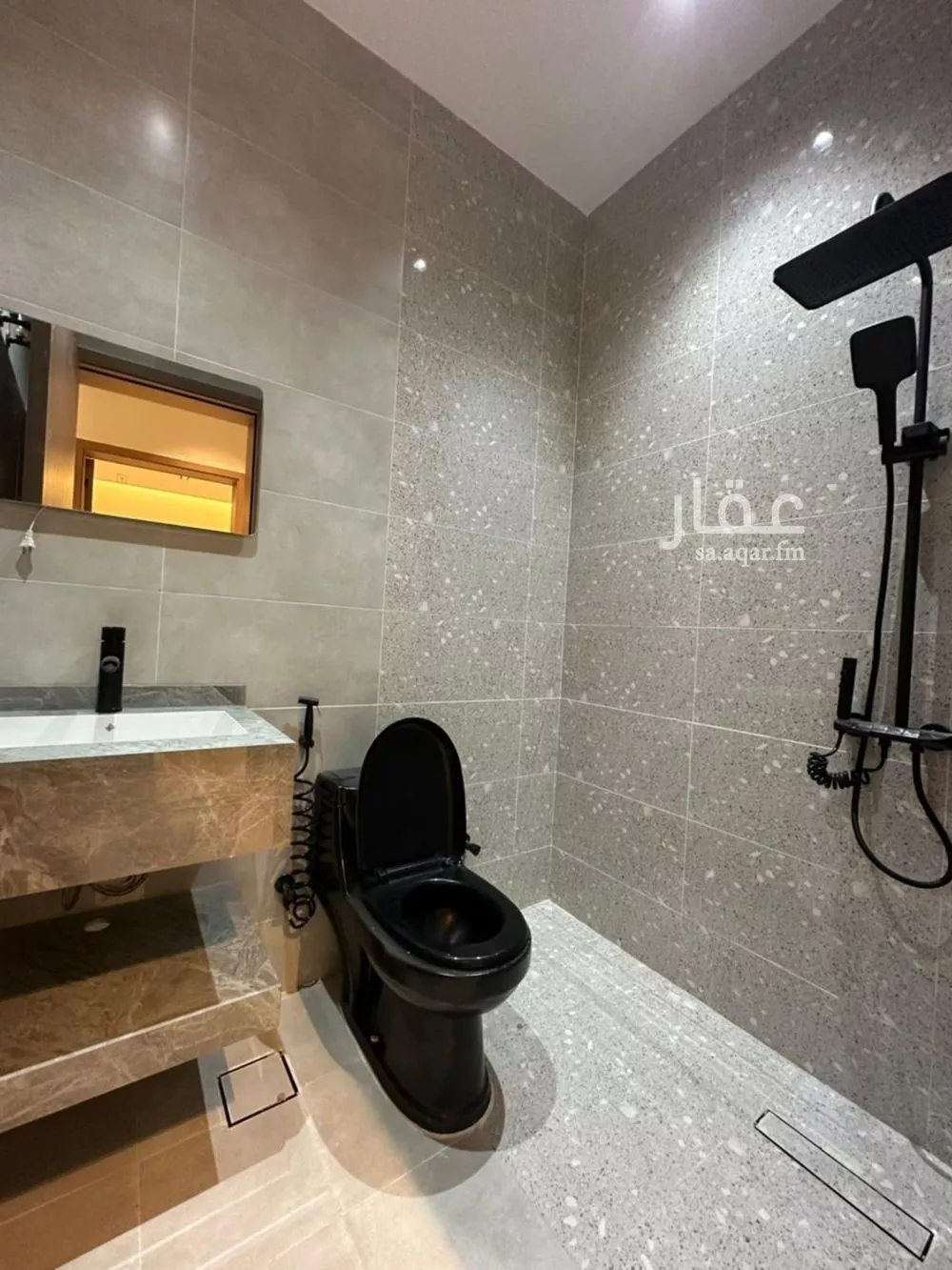 شقة 2 غرف في النزهة 6