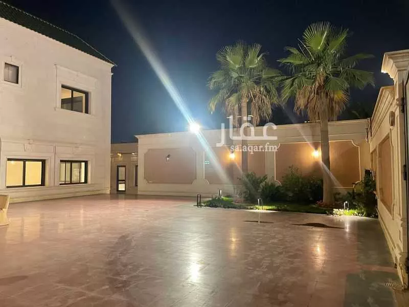 فيلا 10 غرف في الواحة 8