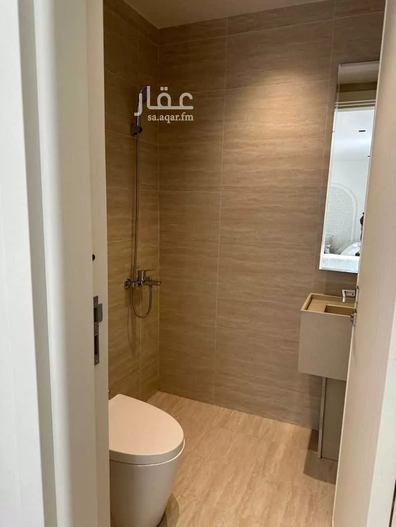 فيلا 5 غرف في عكاظ 7