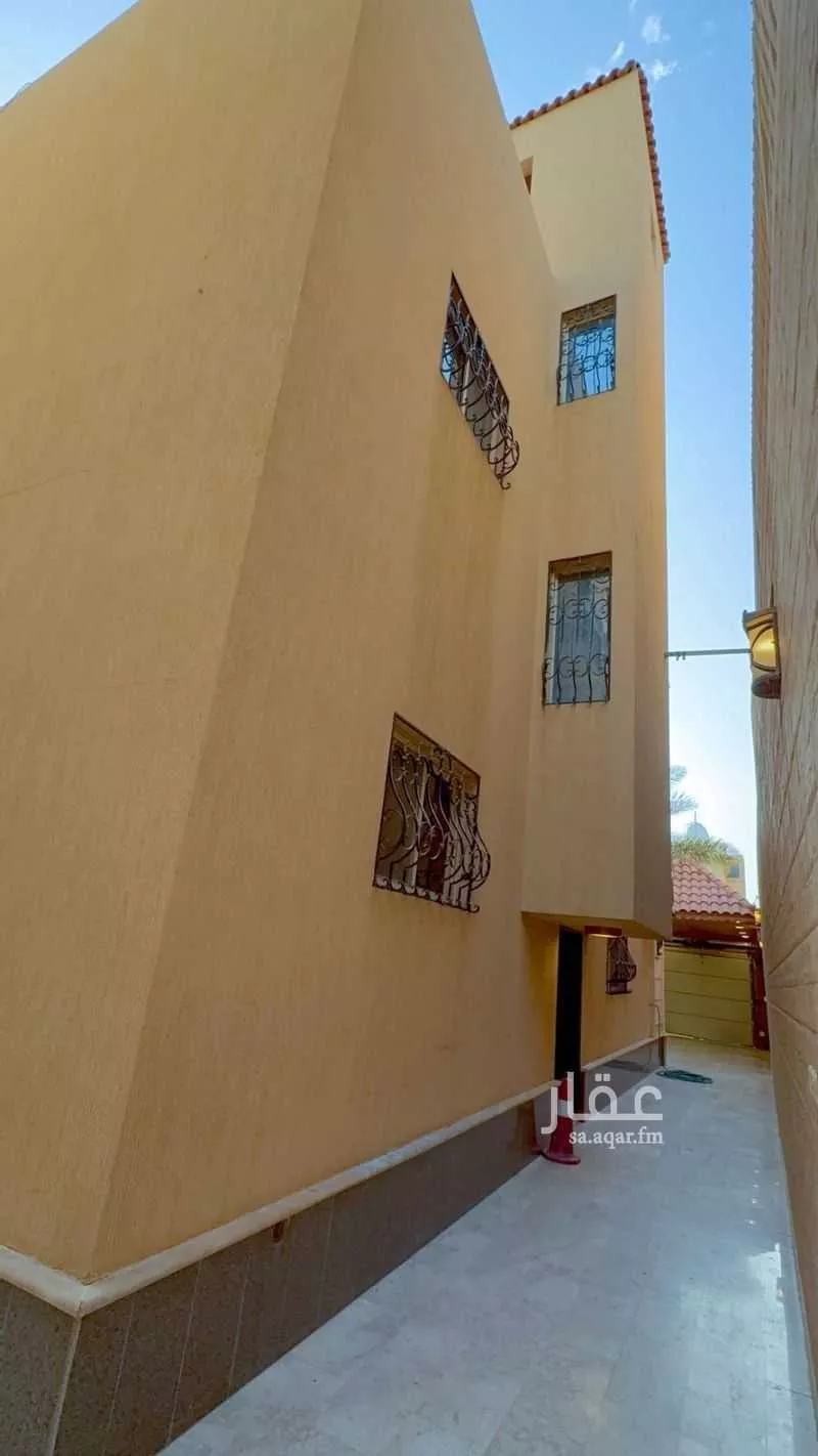 فيلا 6 غرف في العزيزية 40