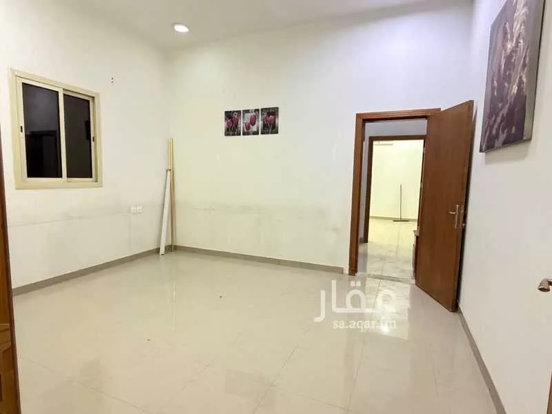 3 bedroom apartment in Al Yarmouk 6