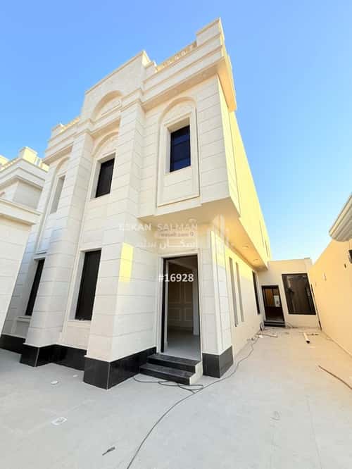 8 bedroom villa in Al Shiraa 4
