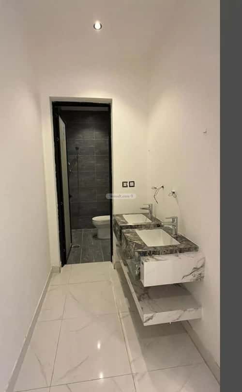 6 bedroom villa in Al Amwaj 12