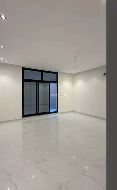 6 bedroom villa in Al Amwaj 15