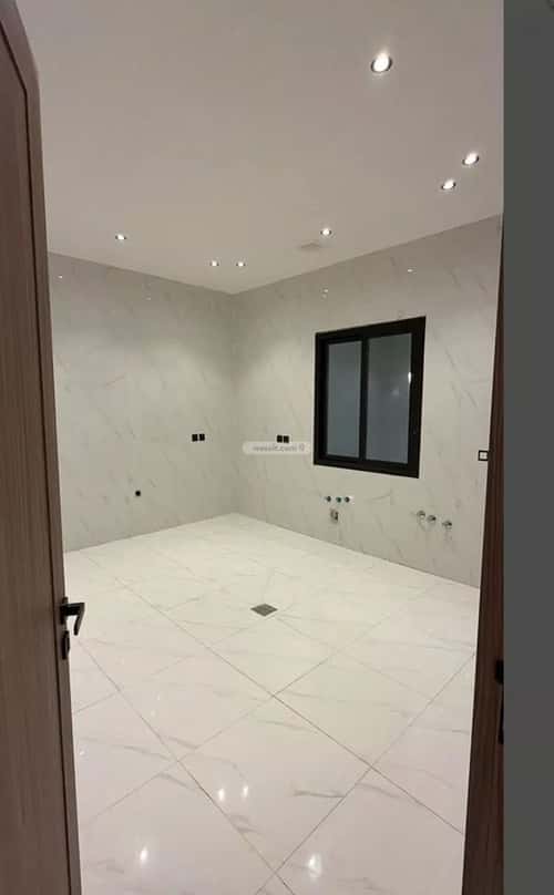 6 bedroom villa in Al Amwaj 2