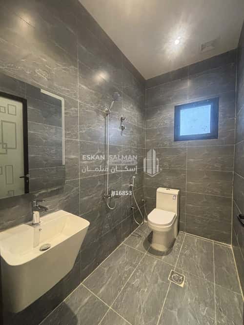 7 bedroom villa in Al Amwaj 2