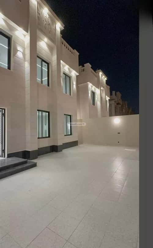 6 bedroom villa in Al Amwaj 3