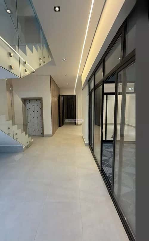 5 bedroom villa in Al Buhairah 7
