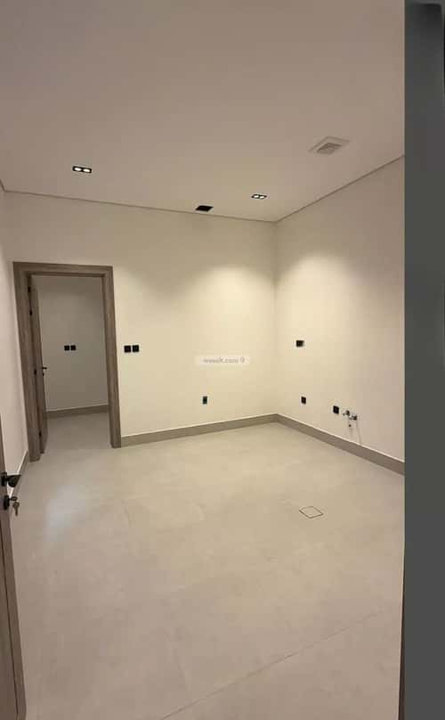 5 bedroom villa in Al Buhairah 6