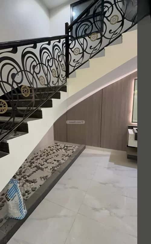 6 bedroom villa in As Sawari 4