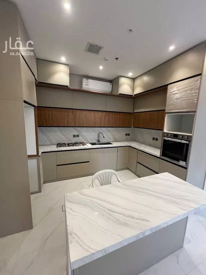 شقة 5 غرف في العارض 6