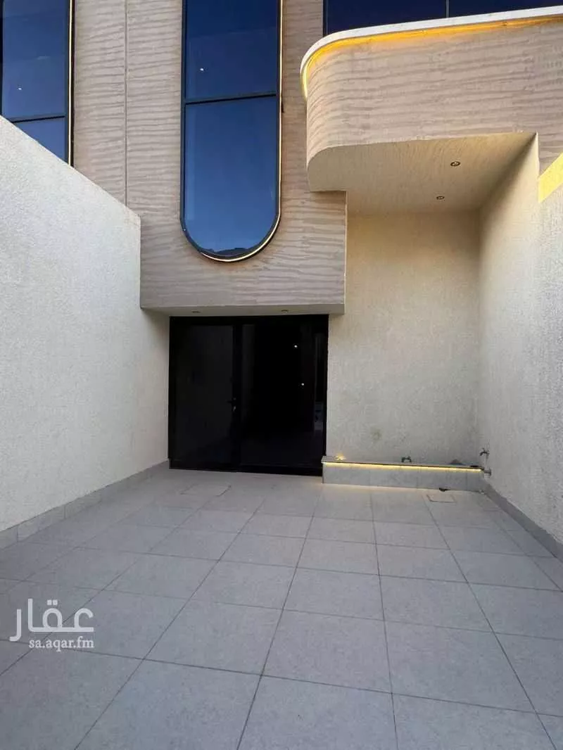 5 bedroom villa in Al Aridh 7