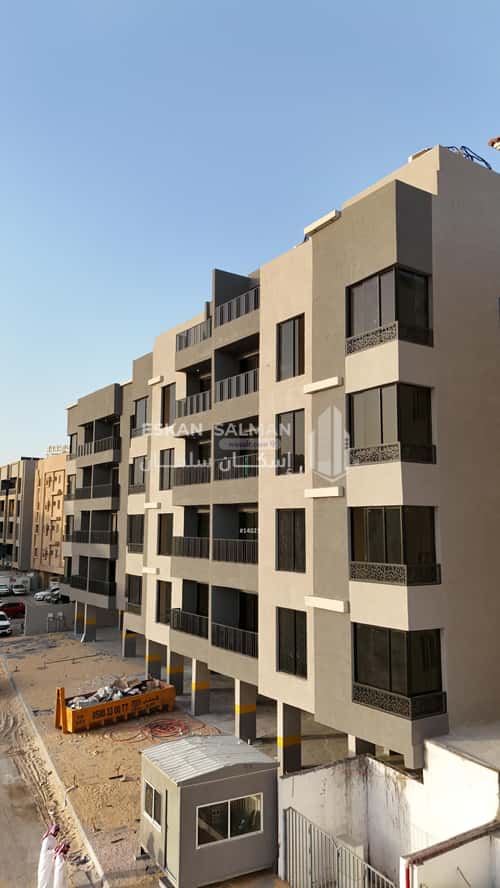 5 bedroom apartment in Al Hamra 4