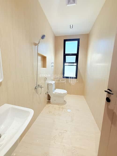 9 bedroom villa in Al Amwaj 5