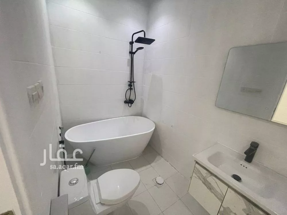 دور 3 غرف في العارض 21