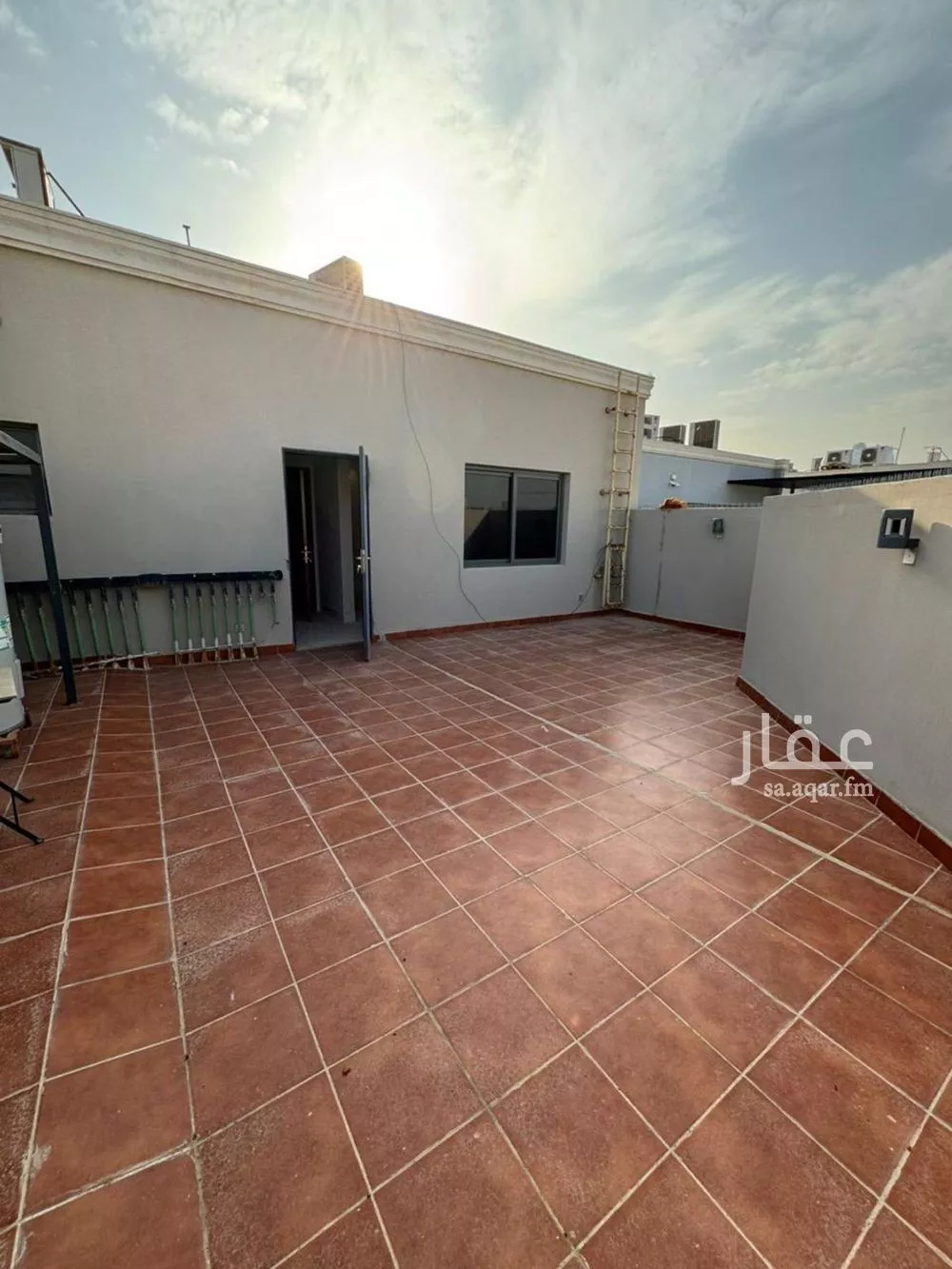 شقة 3 غرف في الملقا 11