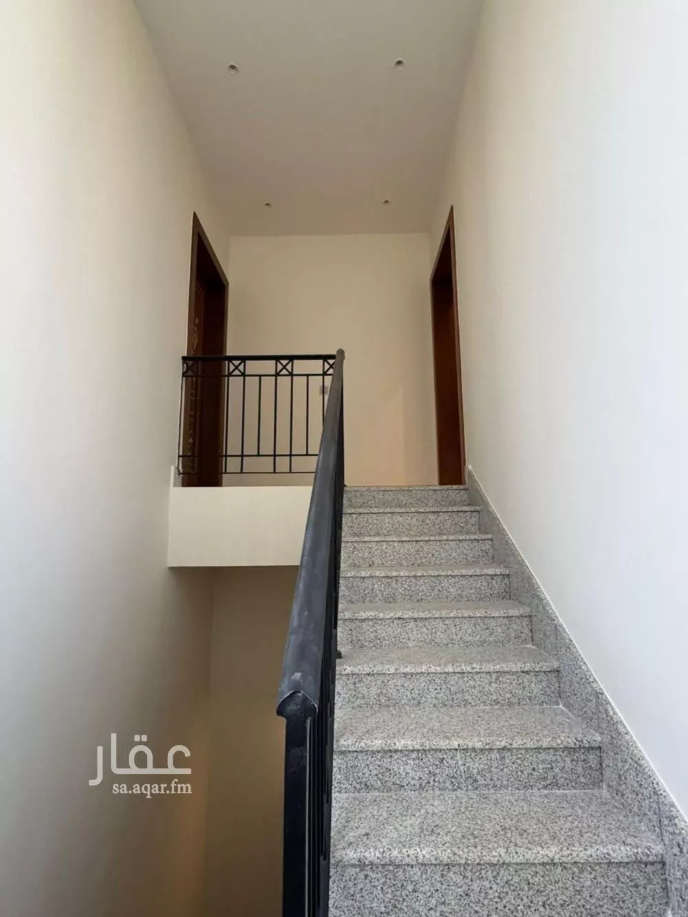 شقة 3 غرف في الملقا 8