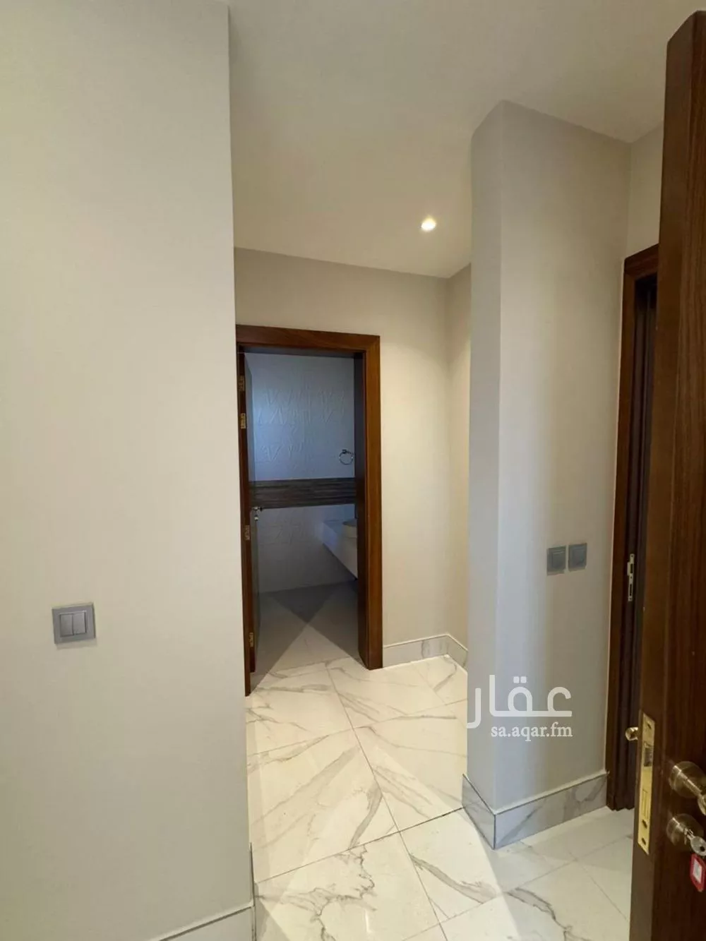 شقة 3 غرف في الملقا 10