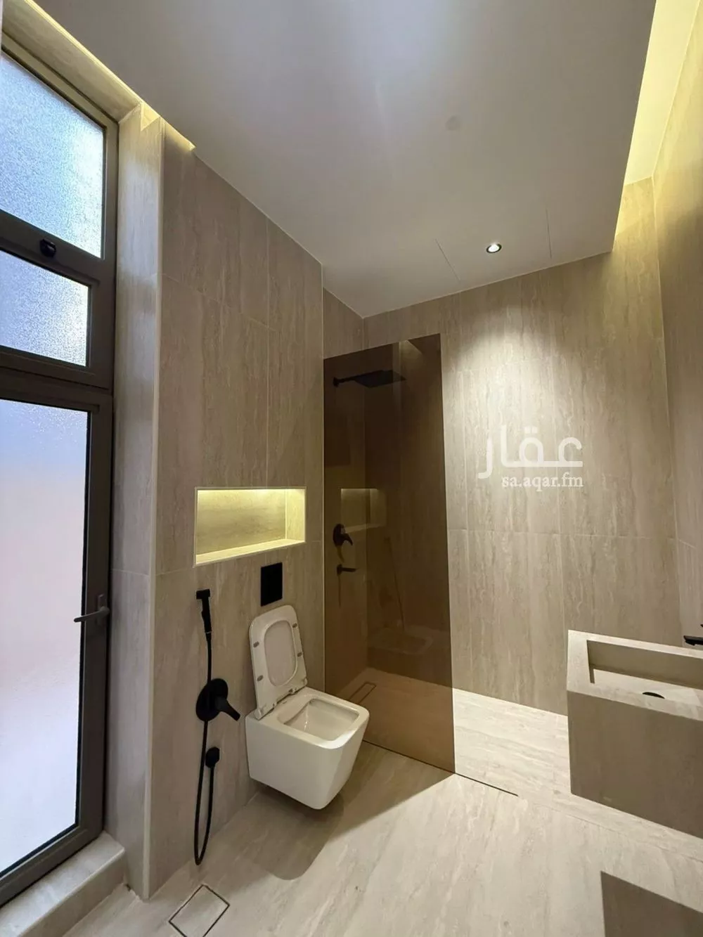 فيلا 7 غرف في المهدية 5