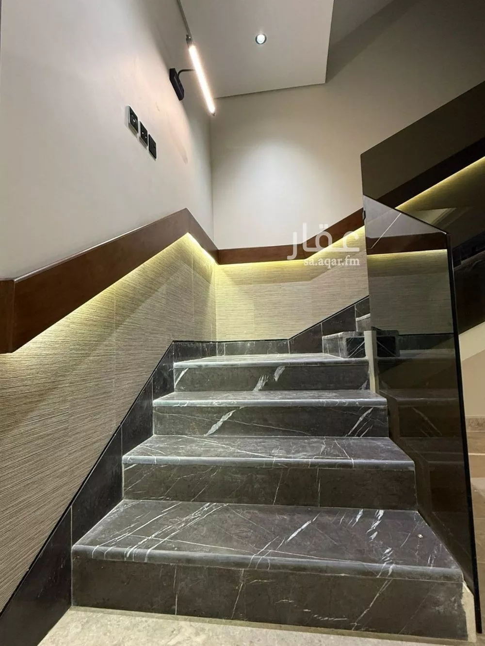 فيلا 7 غرف في المهدية 10