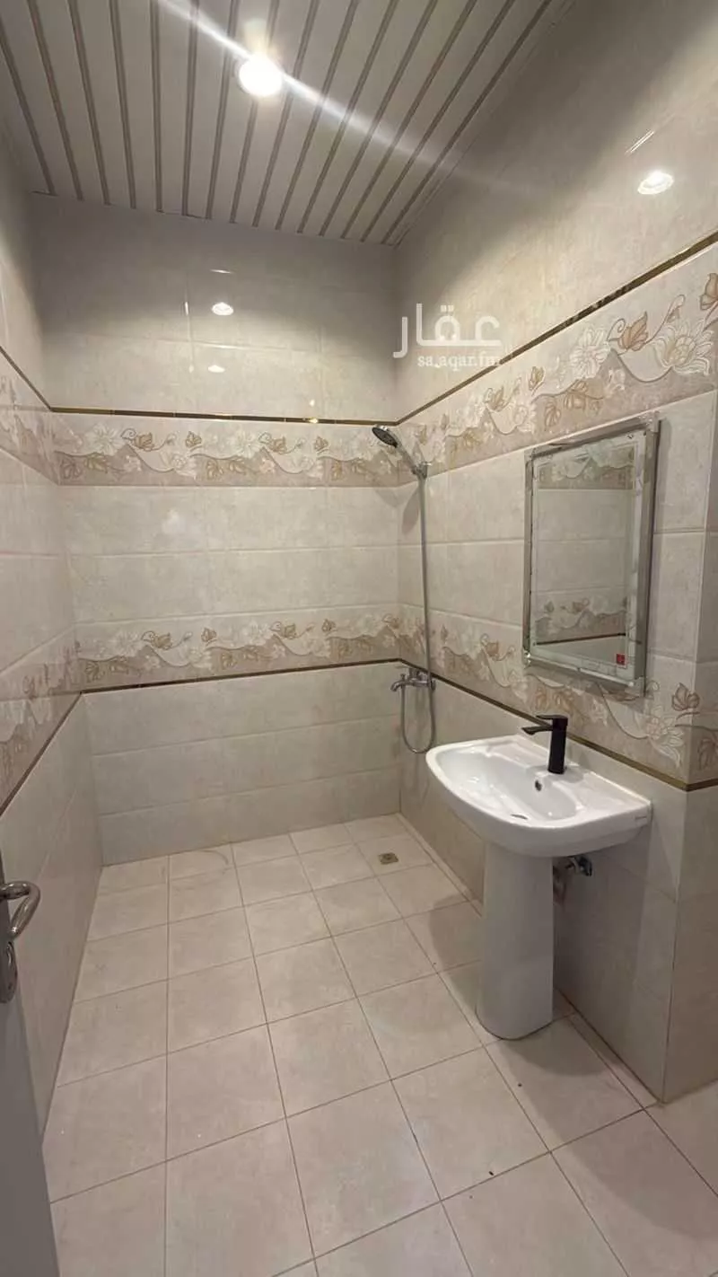 شقة 4 غرف في الملقا 5