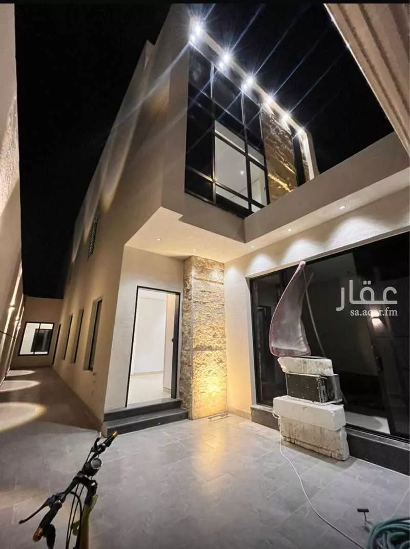 4 bedroom villa in Al Janadriyah 2