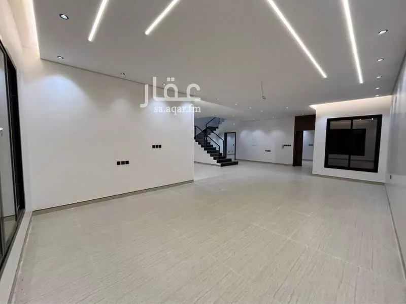 4 bedroom villa in Al Janadriyah 12