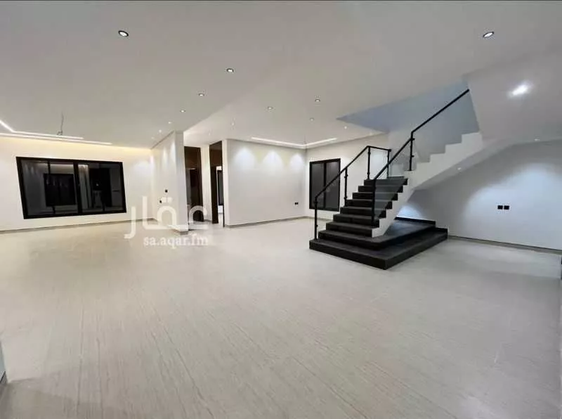 4 bedroom villa in Al Janadriyah 7