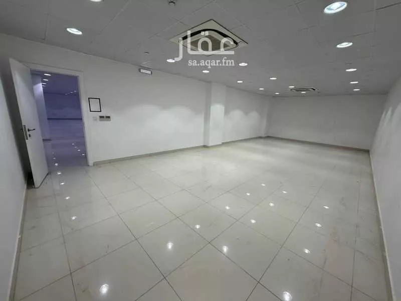محل 990 م² في ظهرة نمار 14