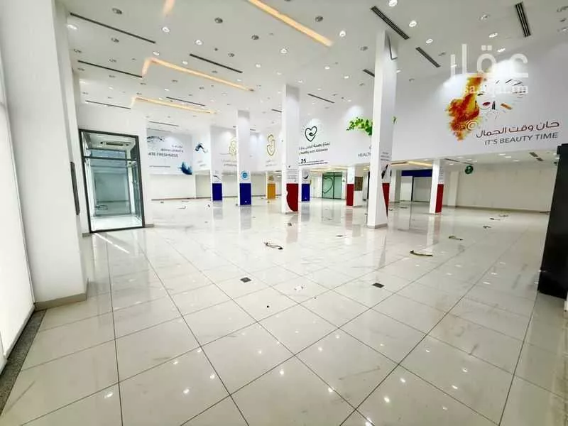 محل 990 م² في ظهرة نمار 8