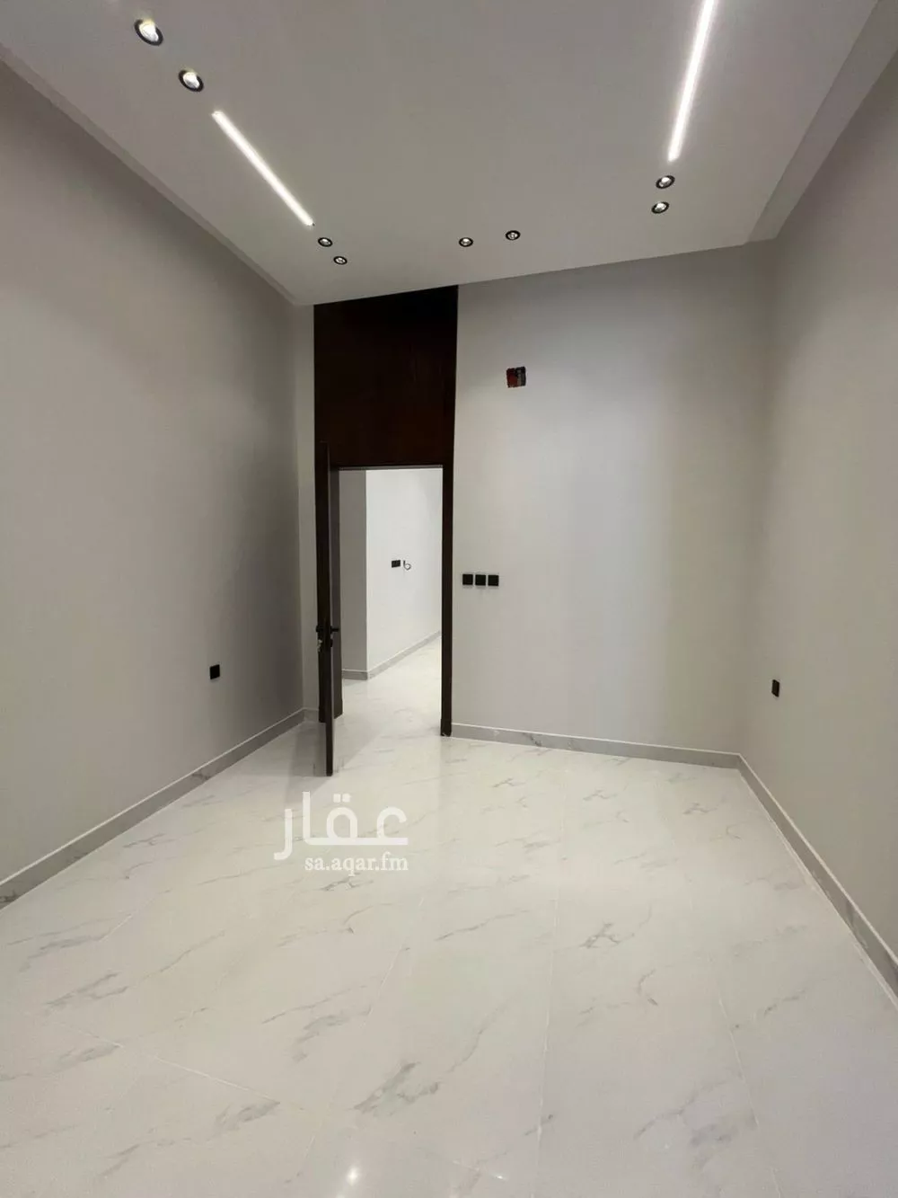 5 bedroom floor in Al Janadriyah 7