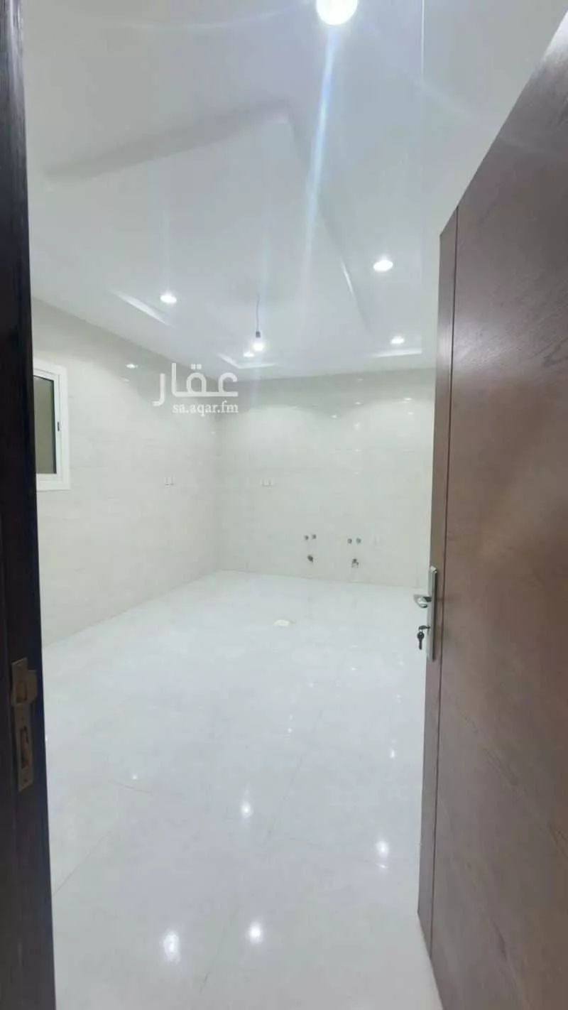 5 bedroom apartment in Muraykh 2
