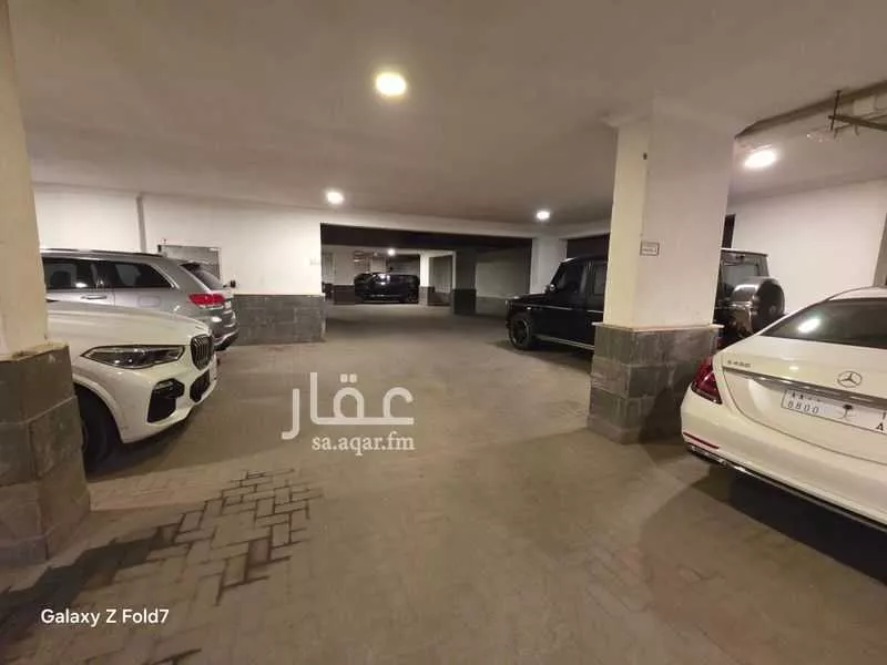 شقة 5 غرف في الروضة 16