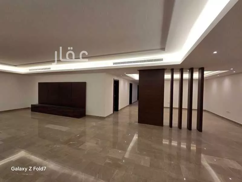 شقة 5 غرف في الروضة 17