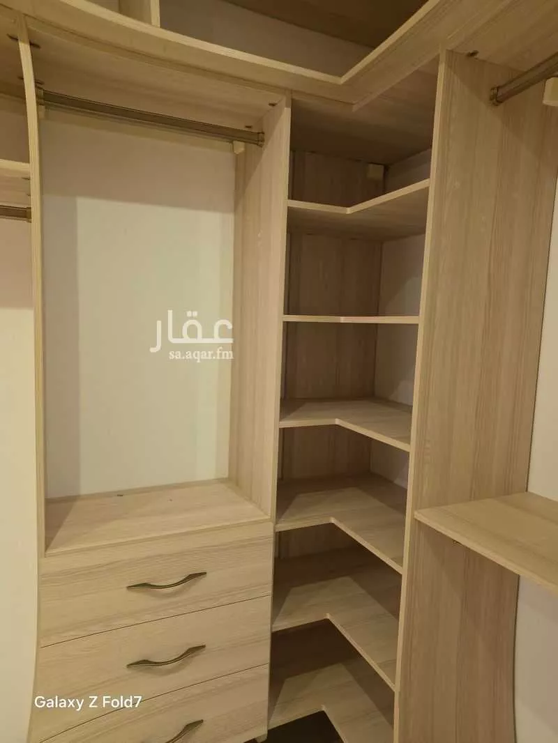 شقة 5 غرف في الروضة 18