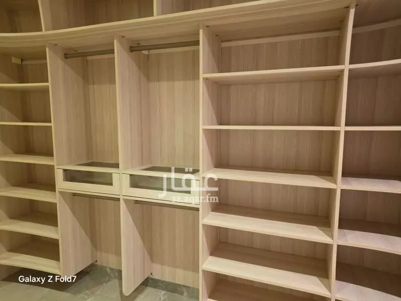 شقة 5 غرف في الروضة 3