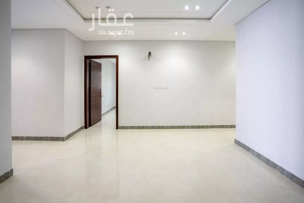 شقة 5 غرف في أم السلم 8