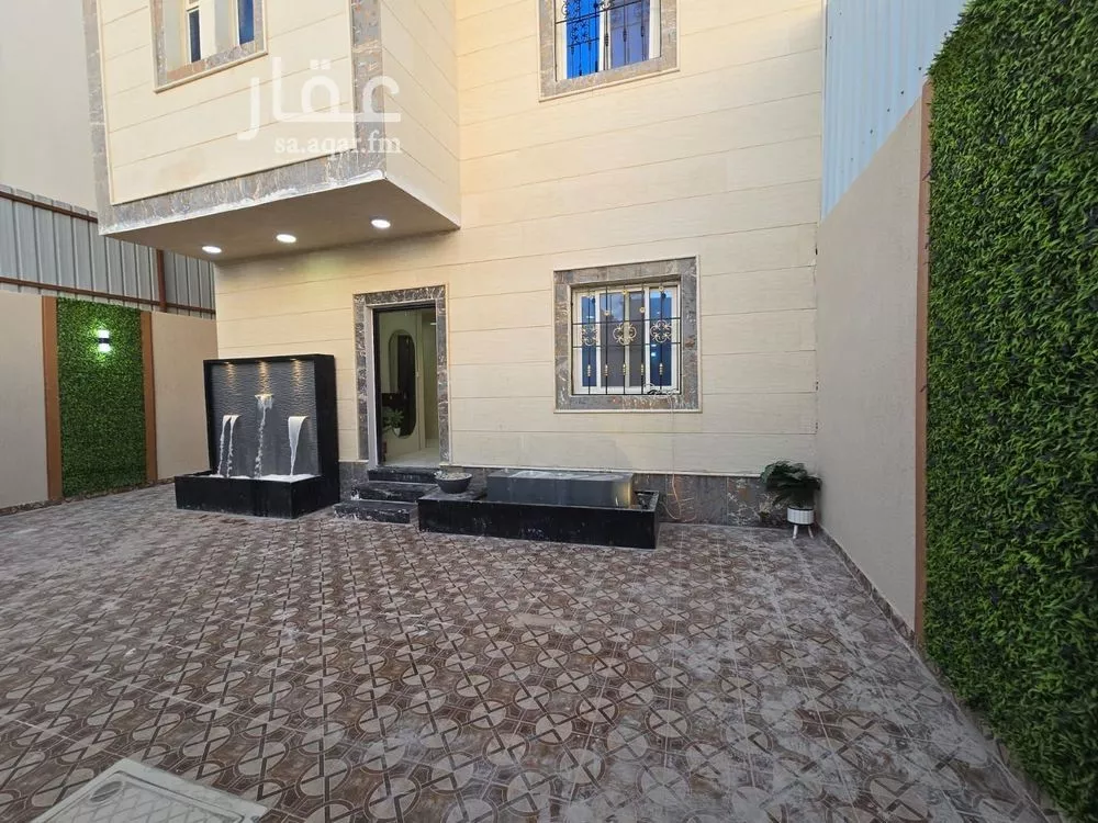 فيلا 6 غرف في ضاحية الملك فهد 2