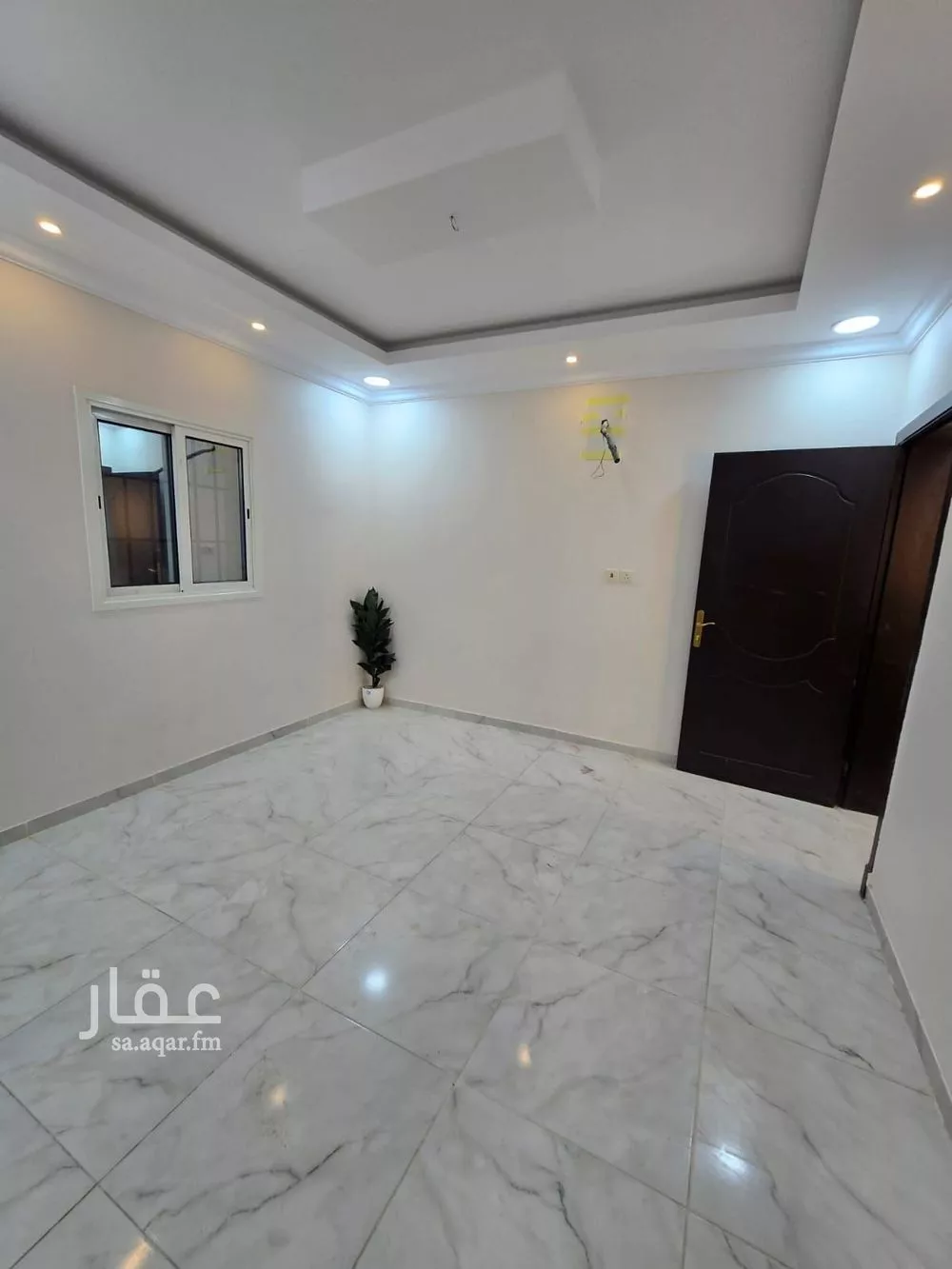 فيلا 6 غرف في ضاحية الملك فهد 9