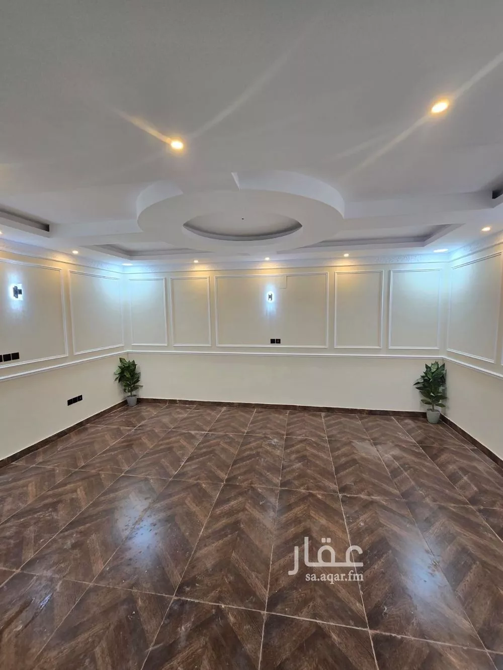 فيلا 8 غرف في ضاحية الملك فهد 11