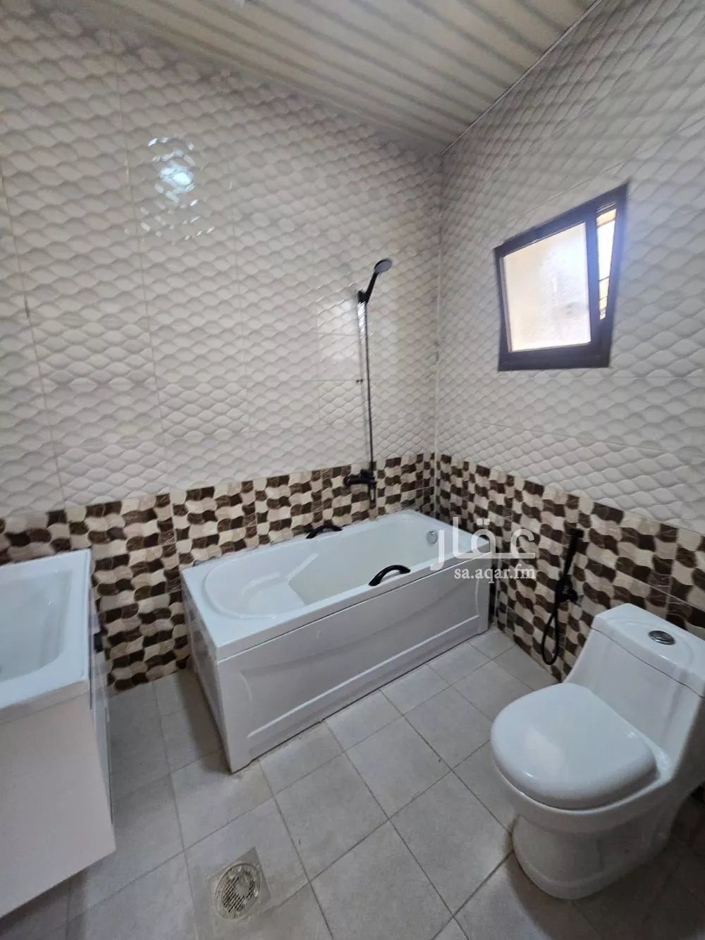 فيلا 8 غرف في ضاحية الملك فهد 17