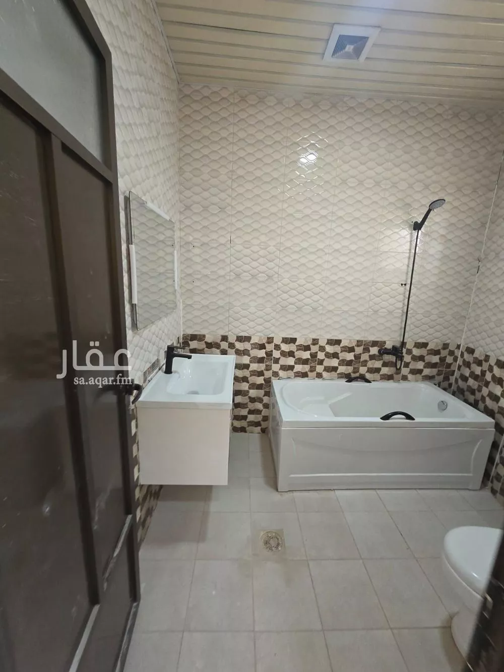 فيلا 8 غرف في ضاحية الملك فهد 23