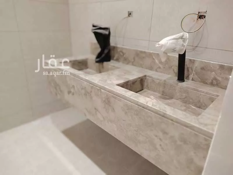 193 sqm building in Badr 8