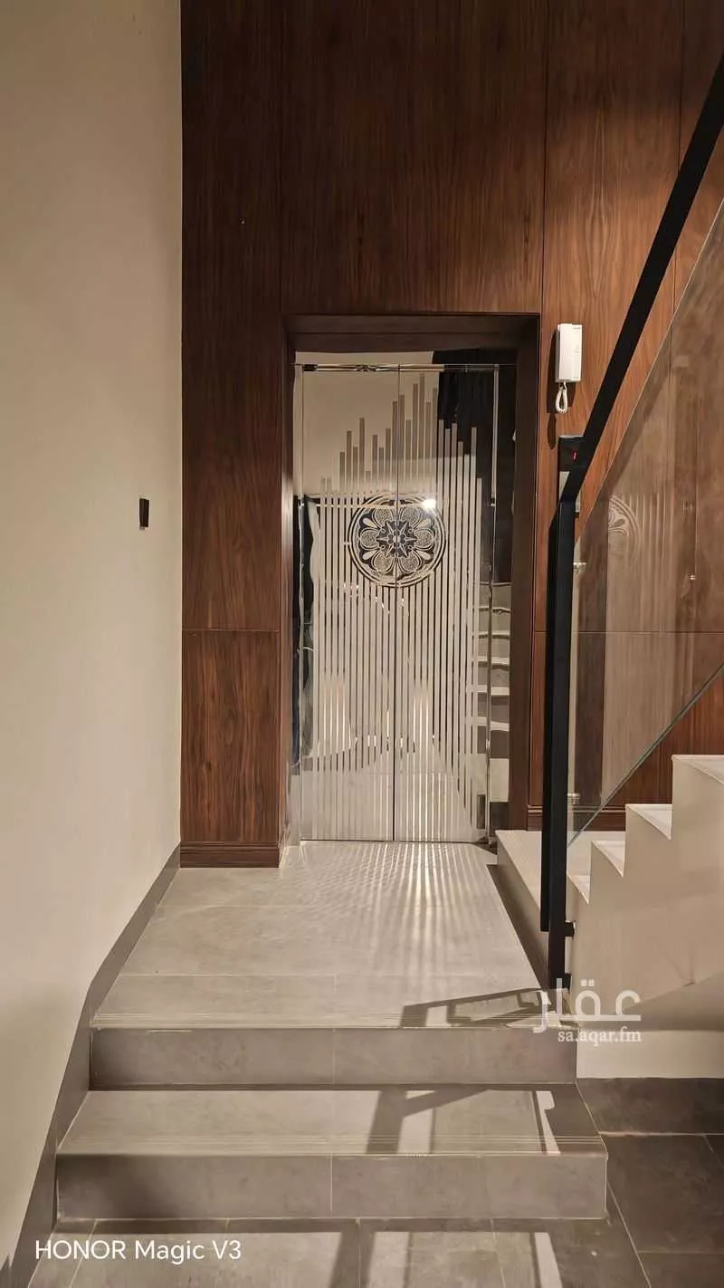 دور 5 غرف في العارض 11