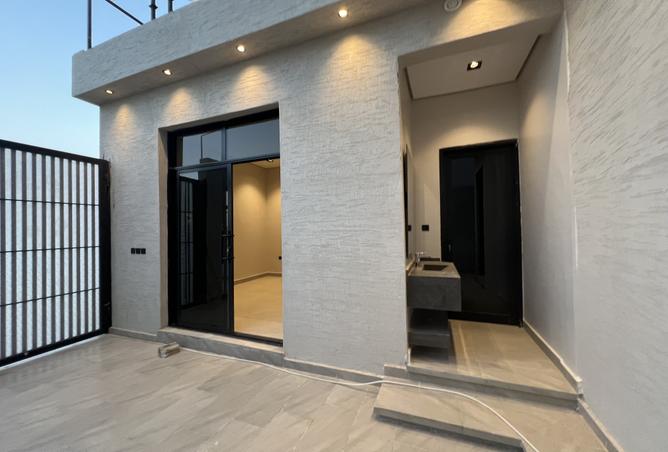 5 bedroom villa in Al Rimal 3