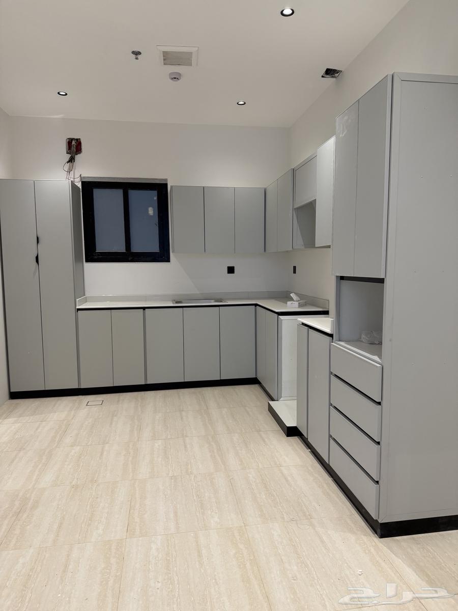 شقة 4 غرف في الرمال 3