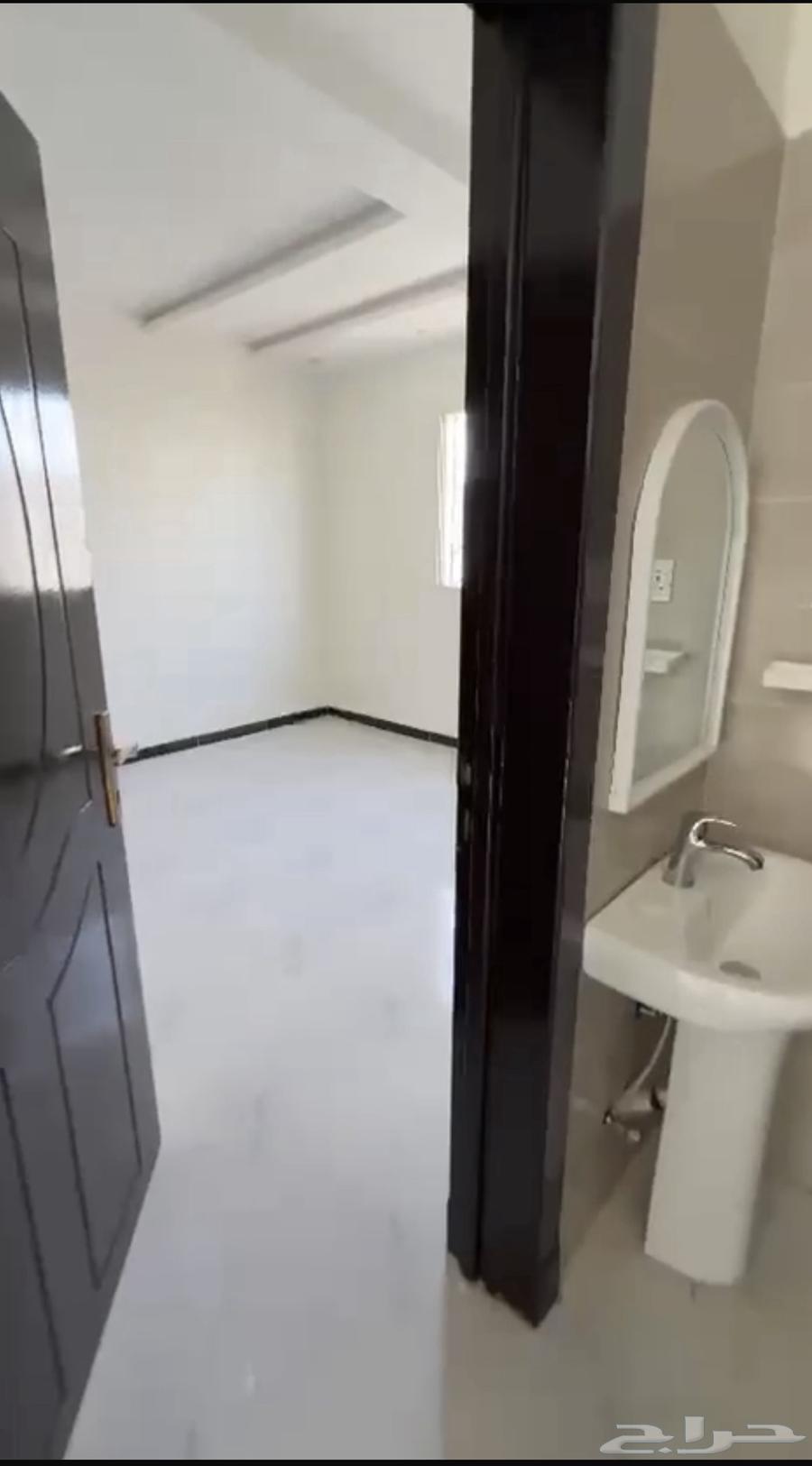 شقة 4 غرف في طويق 6