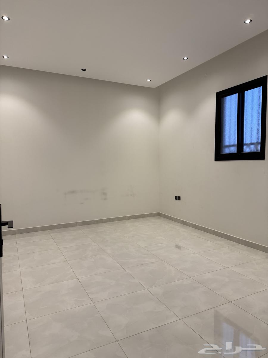شقة 3 غرف في البيان 5