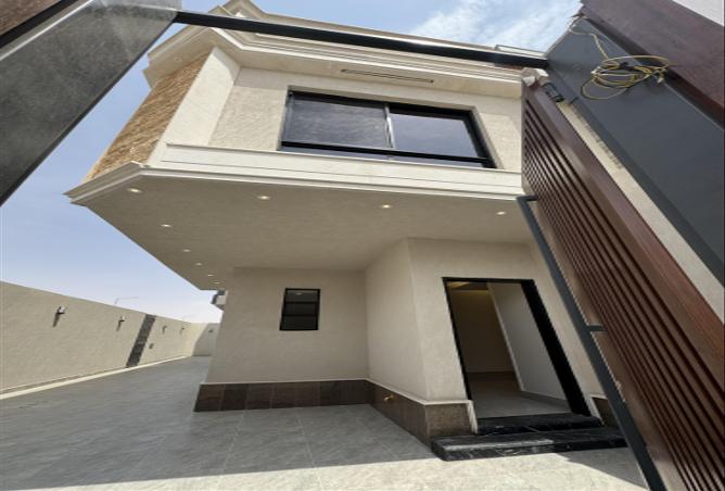 5 bedroom villa in Al Rimal 3