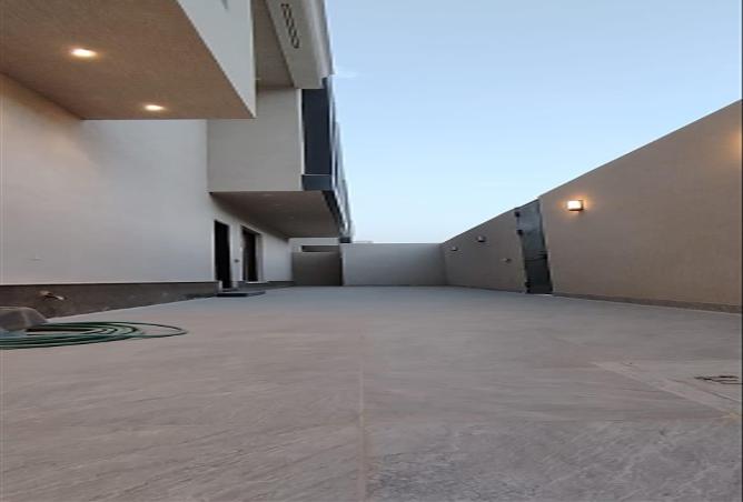 5 bedroom villa in Al Rimal 3